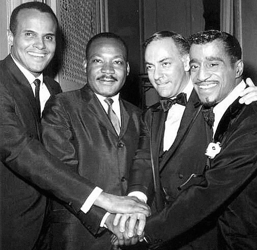 タイリース・ギブソンさんのインスタグラム写真 - (タイリース・ギブソンInstagram)「This is one of my favorite images of the years so much god name, Harry Belafonte…. This man of God transitioned yesterday I couldn’t get this image of my mind that, as soon as Harry Belafonte reads the pearly gates of heaven, Dr. Martin Luther King Jr., was there a smile and laugh and hug him and show him around…. I can imagine Dr King saying I’ve been up here waiting for many years, and then Harry would proceed to sit down with all of the other selfless men and women of God who emptied them selves and dedicated their whole life to shedding light on racism, bigotry, excessive force and abuse of political power….   I see it all the time but while the world wants to convince you that this life is about money, superficial materialistic things, classism, tax brackets, and all of the above no one reading this caption right now could ever tell you how much Dr. Martin Luther King had in his pocket when he was assassinated on that balcony…. No one can tell you anything about harry Bellafonte’s net worth we know why.?? Because they got in [ good trouble ] the whole time they were on this earth they emptied them selves, everything they had thinking of the greater good of humanity…. If all the people I can respect  that I can respect and  up to…. I have the upmost respect for all the Dr. Martin Luther King Jr. and Harry Belafonte, dead literally at the height of racism to change our world, change our worldview, and allow God to use them as a voice of justice on behalf of humanity.  May God rest her soul my most sincere condolences to the Bellafonte family.. Goodnight y’all…」4月26日 15時28分 - tyrese