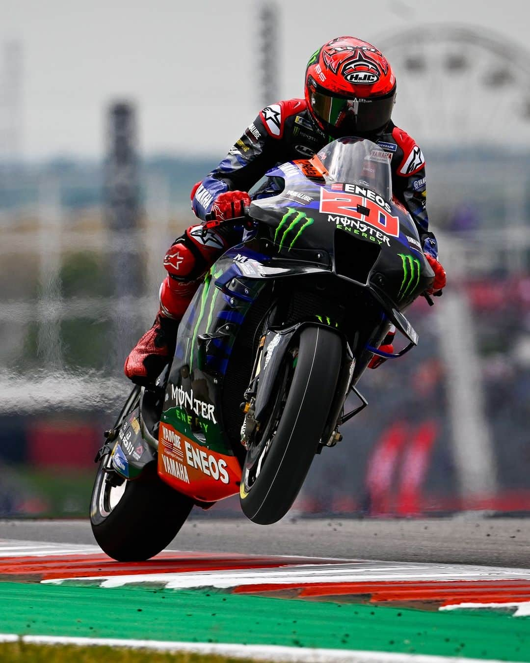 MotoGPさんのインスタグラム写真 - (MotoGPInstagram)「One last look back at the rodeo before we head to Jerez 🤠➡️🇪🇸 Happy #WheelieWednesday from #AmericasGP 🇺🇸 podium finisher @fabioquartararo20! 😈  #MotoGP #Motorsport #Motorcycle #Racing #FabioQuartararo #FQ20」4月26日 16時00分 - motogp