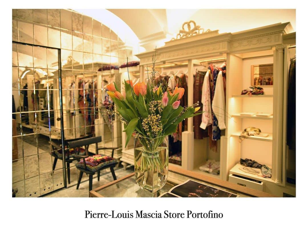 Pierre-Louis Masciaさんのインスタグラム写真 - (Pierre-Louis MasciaInstagram)「Welcome to Pierre-Louis Mascia new boutique in Portofino. A place of wonder conceived as an extension of the designer’s atelier. Visit us in Portofino, Piazza Martiri dell’Olivetta, 52.」4月26日 15時53分 - pierrelouismascia