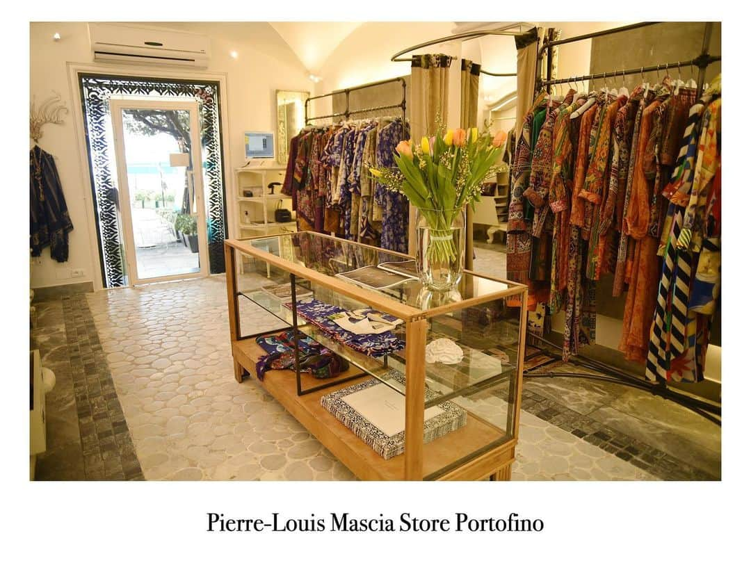 Pierre-Louis Masciaさんのインスタグラム写真 - (Pierre-Louis MasciaInstagram)「Welcome to Pierre-Louis Mascia new boutique in Portofino. A place of wonder conceived as an extension of the designer’s atelier. Visit us in Portofino, Piazza Martiri dell’Olivetta, 52.」4月26日 15時53分 - pierrelouismascia