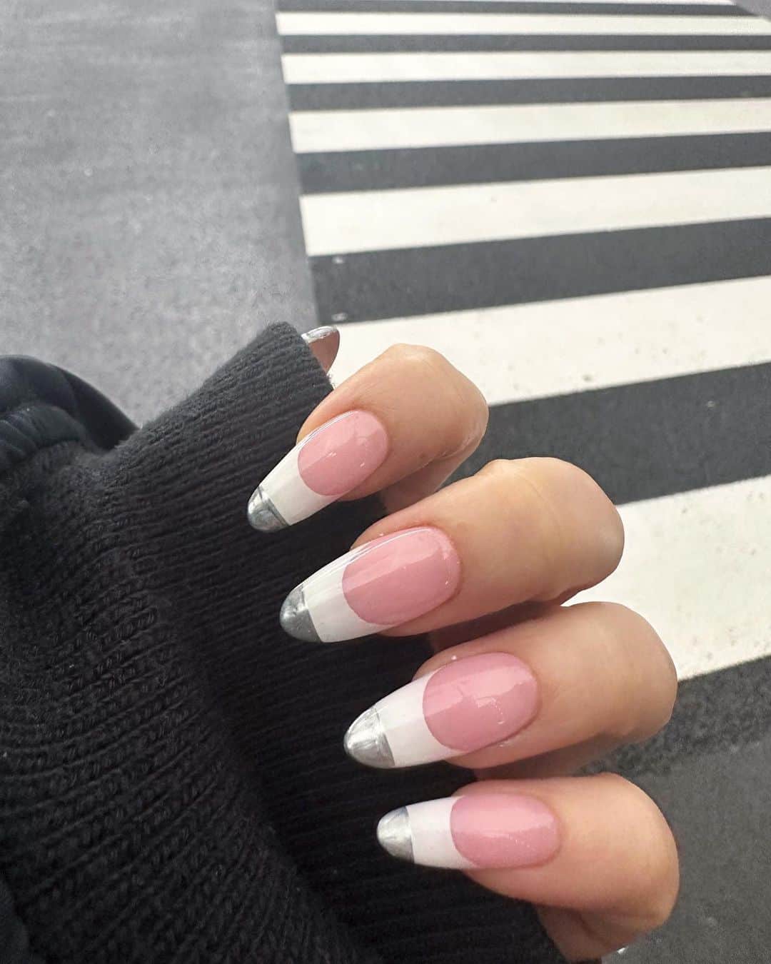 MARISのインスタグラム：「New nails💅🤍」