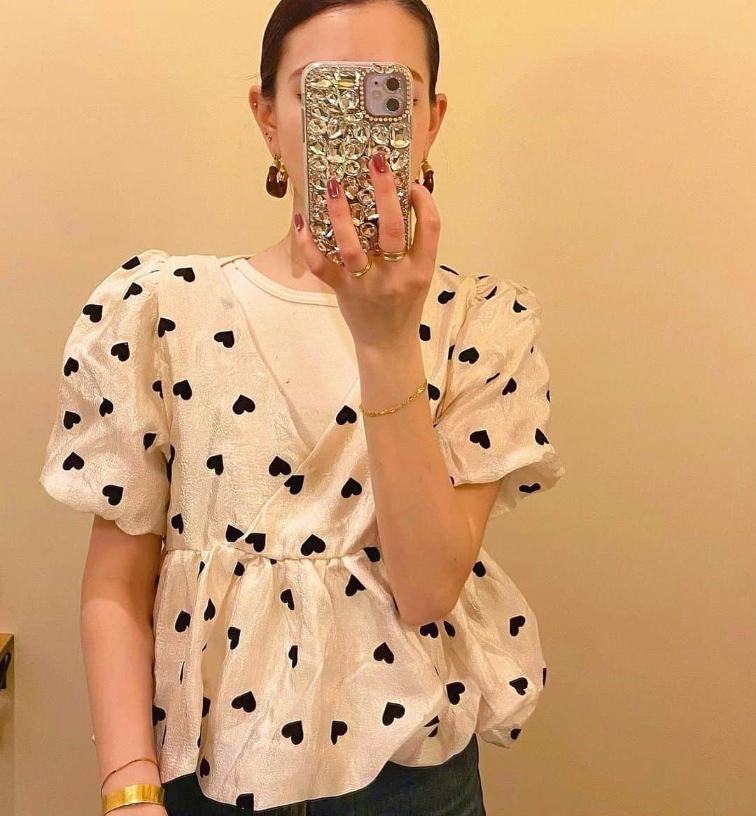 彩ステファニーのインスタグラム：「最近のふくまとめ🍇🕊💭」