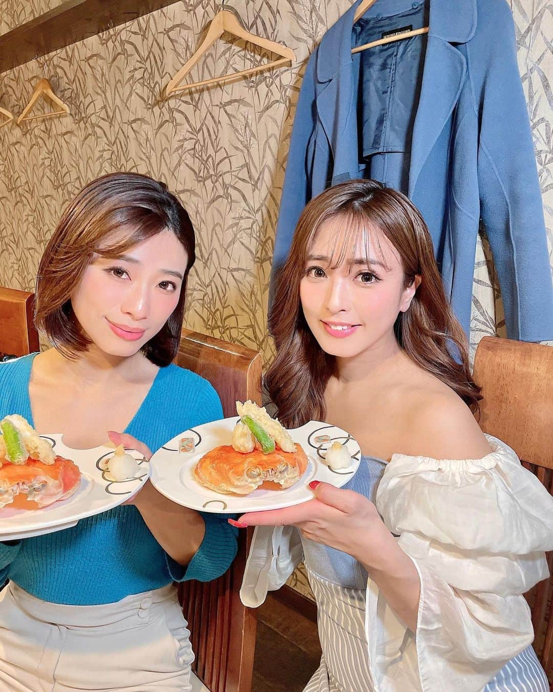 Fujikoのインスタグラム：「今夜19:00〜💞🐰  Fujikoと内川樺月の 恋活&グルメツアー👒💃  鳥取県をツアーしたよ💫 鳥取県の方がおすすめするスポットも沢山ご紹介します💐✨  是非旅の参考に✨🌟  こちらのカニが美味しい🦀お店 @kokorobi1005   チャンネルチェックしてね🌟💫 @tottoricity_hankagai   #Fujiko#内川樺月#女子旅#恋活#旅行#カニ#artist#singer#グルメ#グルメ女子 #アーティスト#リポート#応援してね」