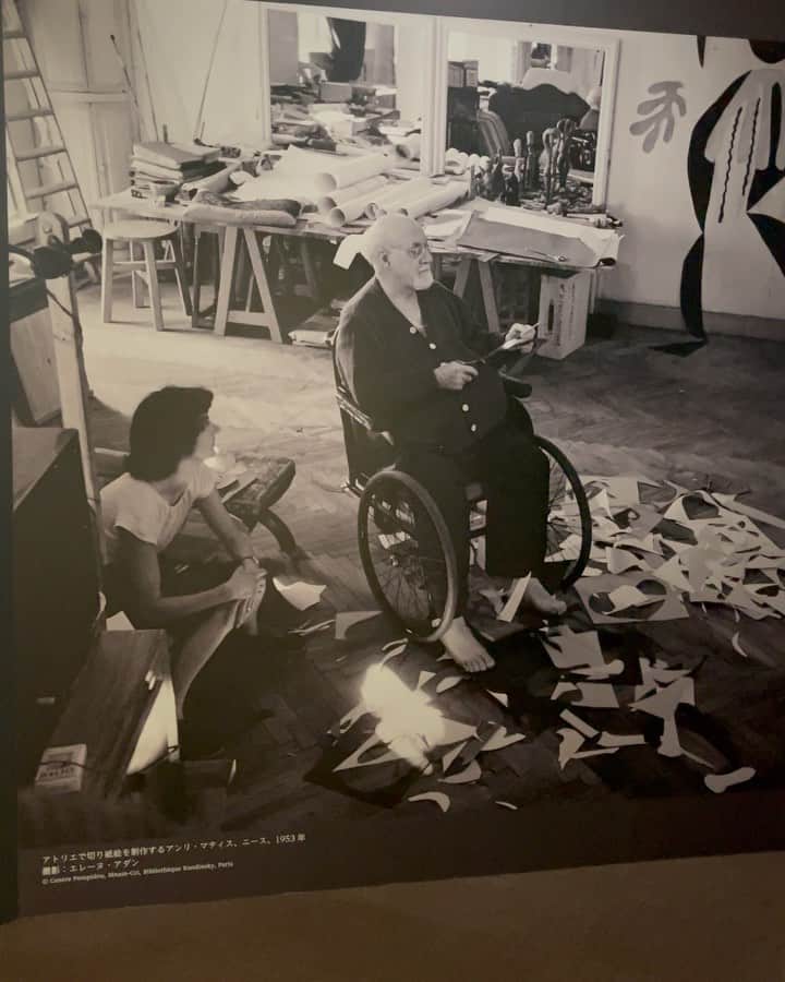 のインスタグラム：「【明日から】東京都美術館で「マティス展」が開催！　  日本では約20年ぶりとなる回顧展は、世界最大規模のマティス・コレクションを収蔵するポンピドゥー・センターの全面的な協力を得て実現。絵画や彫刻をはじめとする約150点に及ぶ名品の数々で、20世紀を代表するフランスの巨匠アンリ・マティスの足跡を辿る。  アンリ・マティスが画家としてのアイデンティティを探求していく時代から、ヴァンスのロザリオ礼拝堂のプロジェクトに没頭した最晩年に至るまでの創作活動を多角的な視点で紹介する本展は、今年必見の展覧会！  📅2023年4月27日（木）〜8月20日（日） 📍東京都美術館 企画展示室 東京都台東区上野公園8-36   #マティス #アンリマティス #マティス展 #東京都美術館 #henrimatisse #matisse #展覧会情報 #art #アート好き」
