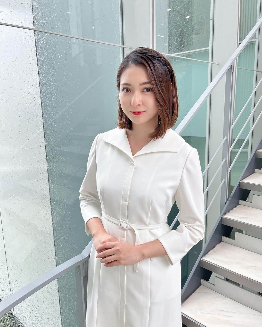 住田紗里のインスタグラム：「今朝は白いワンピースでした☀️  ワンピース CELFORD（@celford_official）  #グッドモーニング#衣装#celford#ワンピース#テレビ朝日#テレ朝#テレビ朝日アナウンサー#アナウンサー#住田紗里」