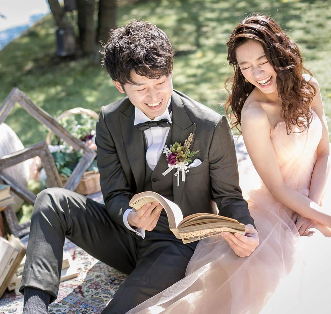 結婚式場ブランレヴュー宇都宮アクアテラスさんのインスタグラム写真 - (結婚式場ブランレヴュー宇都宮アクアテラスInstagram)「・ \まるで森の中🌲/ ブランレヴューでは 自然あふれる中でのウエディングフォトを残せます✨  まるで森の中で過ごすプリセンスのようなお写真📷  ｡.｡･.｡*ﾟ+｡｡.｡･.｡*ﾟ+｡｡.｡･.｡*ﾟ+｡｡.  ご予約は @blancrevue_wedding  HPよりお待ちしております！  お会いできますことを キャスト一同心より たのしみにしております♡  ⁡ #ブランレヴュー宇都宮アクアテラス#ブランレヴュー#ビアンカ花嫁#フィオーレビアンカ花嫁 #栃木結婚式場#栃木花嫁#宇都宮結婚式場#宇都宮花嫁#dearswedding#dears花嫁 #プレ花嫁#全国のプレ花嫁さんと繋がりたい #日本中のプレ花嫁さんと繋がりたい #ウエディングドレス#ウエディングケーキ #ウエディングフォト#ウエディングブーケ  #ウエディングアイテム  #フォトウエディング  #フォト婚  #結婚式コーデ  #和装前撮り #和装  #和装ヘア #和装結婚式  #前撮り #前撮りポーズ  #前撮りヘア #前撮りアイテム」4月26日 16時56分 - blancrevue_wedding