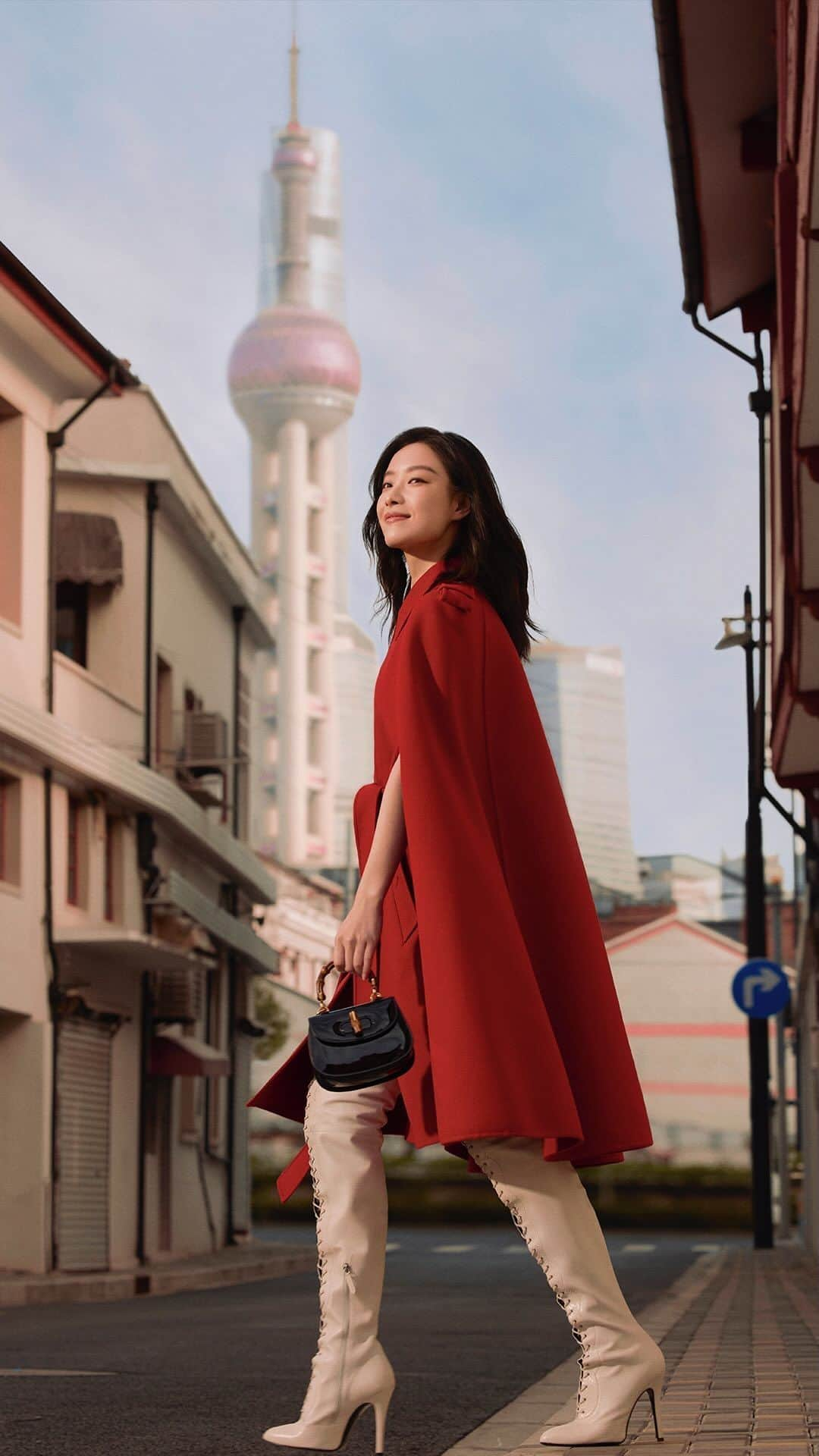 NiNiのインスタグラム：「Passing through the bustling streets of Shanghai, Global Brand Ambassador Ni Ni happens upon one that leads her to the spirit of the House, portrayed in the upcoming Gucci Cosmos exhibition through eight immersive worlds celebrating the joyful values of Gucci. Discover more at the link in bio.   #NiNi #GucciCosmos #GucciBamboo1947」