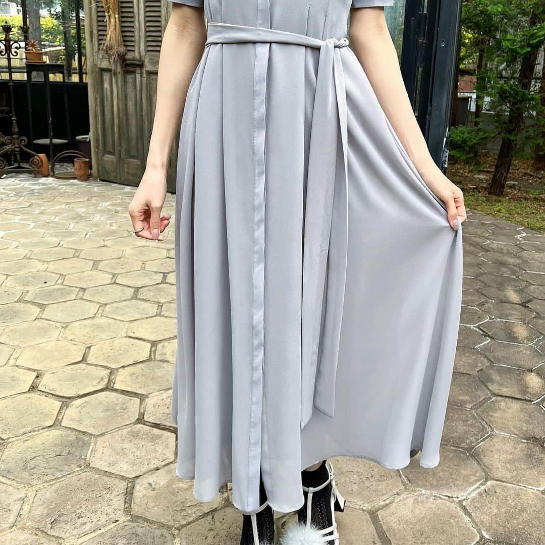 EATMEさんのインスタグラム写真 - (EATMEInstagram)「4.26 update... #EATME #APRIL  #NEW #ITEM . TOP画面のURLからEATME WEB  STOREをCHECK▶︎▶︎▶︎ @eatme_japan . 🌹シフォンマキシワンピース ¥16,940(tax in) BLU.BLK ☑︎S/M ※発売中 . #EATME_COORDINATE #eatmejapan #イートミー」4月26日 16時57分 - eatme_japan