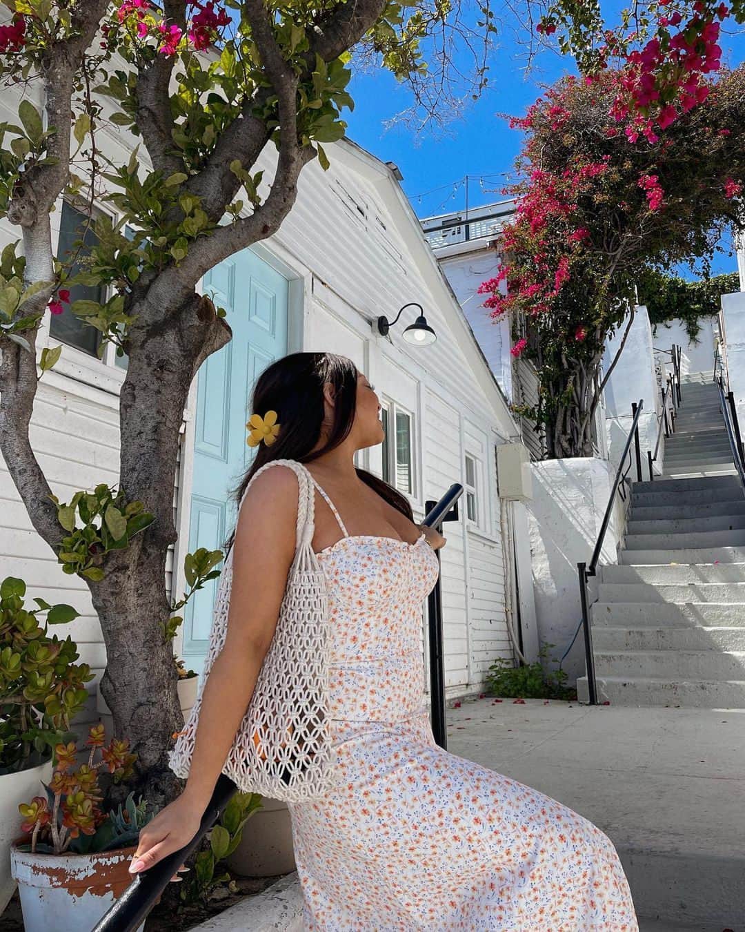 フレンチコネクションのインスタグラム：「Spring into style with @keepupkarina 🌸」