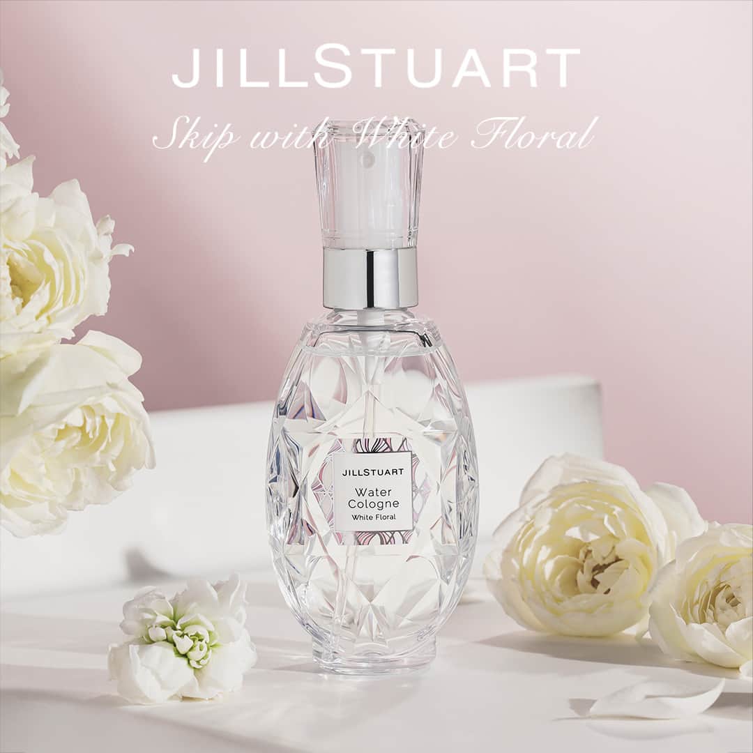 JILLSTUART BEAUTYのインスタグラム：「JILL STUART Lifestyle Limited Item 〜Skip with White Floral〜 5月12日(金)より発売 《4月28日(金)より予約開始》  爽やかな風とともに、ふわりと花の香りを感じると 思わずスキップしたくなる。  夏の始まりにお届けするのは、 香水を初めてつける方や、いつもは香水をつけない方にも 気軽にお楽しみいただけるウォーターコロン。  JILL STUARTの定番、 純白な花のブーケのようなホワイトフローラルの香りを 軽やかに纏って。  #jillstuart #jillstuartbeauty #ジルスチュアート #オーデコロン #コロン #香水 #ホワイトフローラル #ギフト」