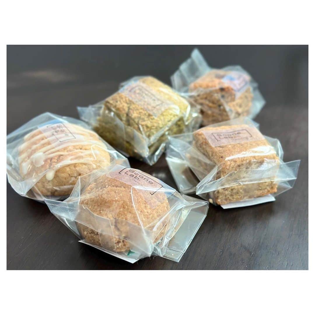 のインスタグラム：「＂スコーン＂ @scone_lab_ めっちゃ美味しかった〜 特に"瀬戸内レモン"おすすめします。 ⁡ #スコーン #ヴィーガンスコーン #scone #sconelab」