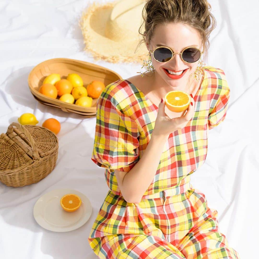 Tsuru by Mariko Oikawaのインスタグラム：「New release. 2023 summer collection.  "colour your life "  本日よりsummer collectionが入荷致しました。 是非ご覧ください。  #tsuru #tsurubymarikooikawa #2023ss」