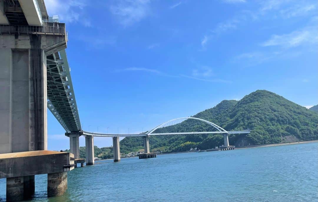 のインスタグラム：「. 【Let‘s サイクリング！】 潮風を感じながら走れる「鞆の浦しおまち海道サイクリングロード（通称：しおまち海道）」は初級者～中級者におすすめ🚲✨ サブルートも設定されているので、その日の気分や季節によって選んでみるのも良いですね😊  #サイクリング #しおまち海道 #港町 #瀬戸内海 #福山 #広島 #tomonoura #fukuyama #hiroshima」