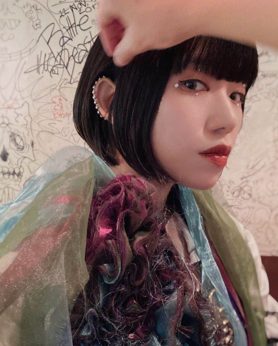 のインスタグラム：「6 years has passed since I first met you.Thank you for loving me as always!  MYTH & ROIDに加入して今日で6年経ちました。みんないつも愛してくれてありがとう!」