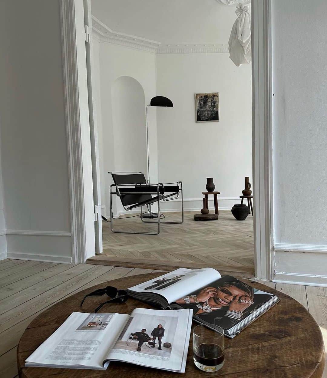 のインスタグラム：「Obsessed 🖤 @wulff.kabangu  #inspiration #interiordesign」