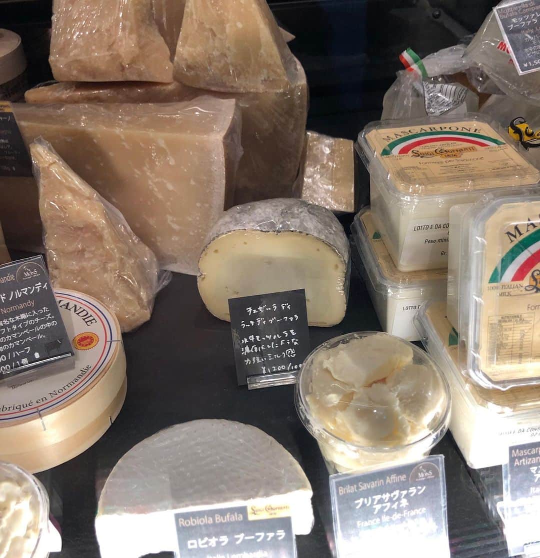 金剛地武志さんのインスタグラム写真 - (金剛地武志Instagram)「チーズを買いに」4月26日 18時00分 - kongochi
