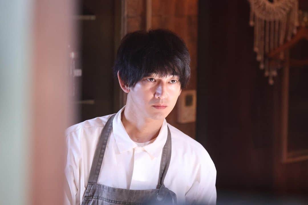 あなたがしてくれなくてものインスタグラム：「🫧 #あなたがしてくれなくても 🫧  陽一の表情は 何を物語っているのか…？  Twitterでは楓の写真も公開❕  あす夜１０時から第３話放送✨ ぜひリアルタイムでお楽しみください！  #奈緒 #岩田剛典 #田中みな実 #永山瑛太  プロフィール欄の #TVer リンクから 第１〜２話の無料配信をチェック📺」