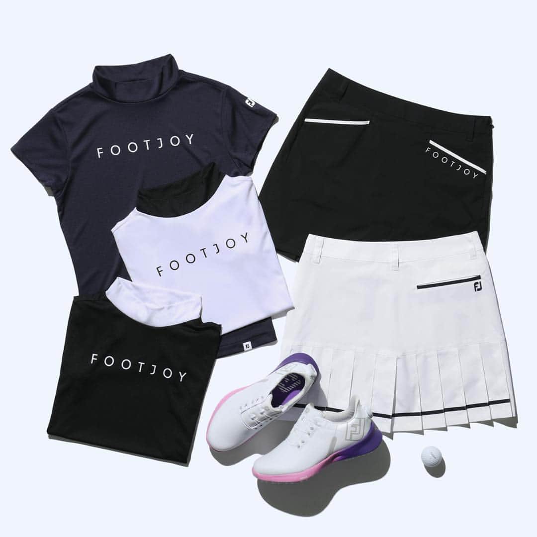 のインスタグラム：「⛳️NEW ARRIVALS⛳️ ロゴプリントモックネックシャツ&バックプリーツスカート🏌️‍♀️  FOOTJOYのワードグラフィックが特徴のモックネックシャツとバックプリーツスカートが登場。  メリハリのあるカラーブロックや部分的に入ったプリーツデザインでワンランク上のモノトーンコーデが完成します！  もちろん機能性素材を採用しているから、春夏シーズンでも爽やかな着心地をキープ＆快適にプレイ可能です⛳️  #footjoy #フットジョイ #golf #golfshoes #ゴルフ #ゴルフシューズ #ゴルフ男子 #ゴルフ女子 #シューズ #ゴルフファッション #ゴルフコーデ #ゴルフウェア #ゴルフ好き #春ゴルフ #春ゴルフコーデ #ゴルフスタイル #ゴルフアパレル #ゴルフグッズ #トレーニングウェア #新商品 #新コレクション #golffashion #golfwear」