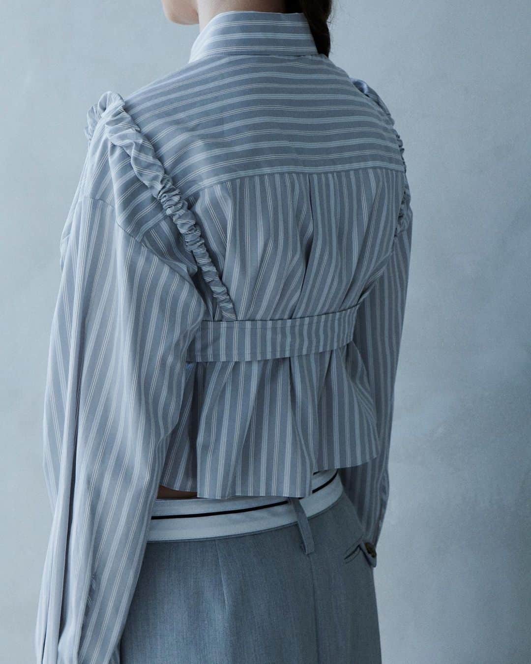 ルシェルブルーさんのインスタグラム写真 - (ルシェルブルーInstagram)「New Arrival >>>IN STORE NOW . .  ☑︎ Bra Combi Shirt ¥22,000+tax (Color: Light Gray,Light Blue)  ☑︎ Folded Belt Skirt ¥26,000+tax (Color: Light Gray ,Black, Khaki)  #lecielbleu #ルシェルブルー　#ss23 #fashion  #Styling#Folded #Skirt#Shirt」4月26日 18時07分 - lecielbleu_official