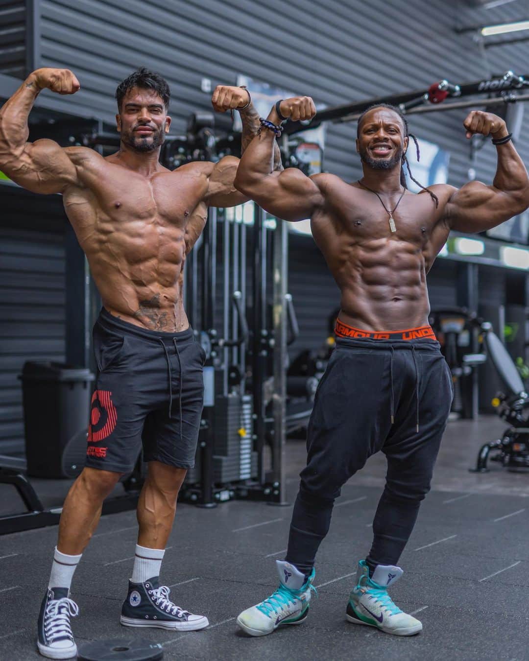 Ulissesworldさんのインスタグラム写真 - (UlissesworldInstagram)「Killer session with @sergiconstance 🔥  Tag your gym bro 💪🏾  Having a gym bro is crucial for your success in achieving your fitness goals 🏆 When you spend time with like-minded individuals provides accountability, support, and motivation when you need it the most 💪🏾  They can help you stay committed to your journey, avoid slacking off, and overcome any obstacles 🙌🏾 It can be the difference between reaching your goals and falling short.   Remember, success is not a solitary journey, so find your gym bros and conquer your fitness goals together! 🔥  We smashed another workout at Fibo Expo recently so I will post the workout highlight soon 💪🏾  #ulissesworld #iamdedicated #biotechusa」4月26日 18時13分 - ulissesworld