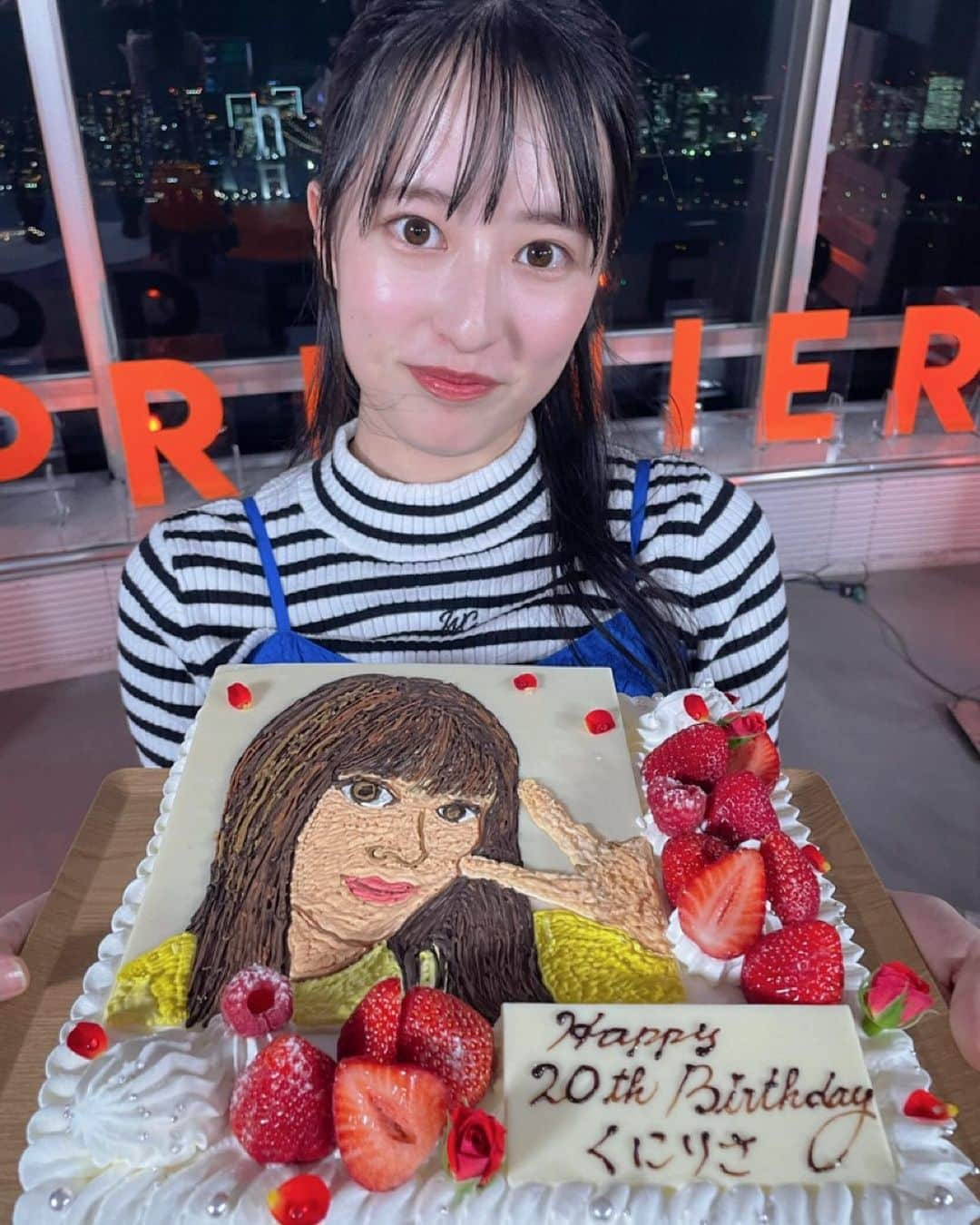 国本梨紗さんのインスタグラム写真 - (国本梨紗Instagram)「実は、、、4月10日がお誕生日だったのでプレミアの巣窟の皆さんにもお祝いしてもらってたんです〜！！ こういうケーキは初めてで、嬉しすぎた😳💗  ワンピース、トップス @wclosetwearsinc  シューズ @dianashoespress」4月26日 18時28分 - risa__kunimoto