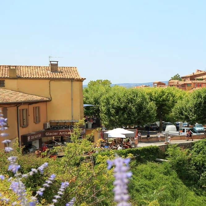 のインスタグラム：「⁡ 南フランスをテーマにした⁡ 結婚式の街が⁡ Villas des Mariages⁡ ⁡ この街から、⁡ あなたの幸せの物語が始まります。⁡ ⁡ 南フランスの土からなる⁡ あたたかな色彩の街には、⁡ 四季の花があふれる庭や、⁡ 燦々と光の入るバンケット、⁡ カリヨンの鐘が鳴り響く教会が。⁡ この街に集う結婚式の⁡ プロフェッショナルたちが、⁡ 喜びと驚きにあふれた結婚の日を、⁡ ともにしつらえます。⁡ ⁡ ⁡ ⁡ #南フランス⁡⁡⁡ #フランス⁡⁡⁡ #南フランスの街⁡⁡⁡⁡ #ヴィラデマリアージュ⁡⁡⁡⁡⁡⁡⁡⁡ #ヴィラデマリアージュさいたま⁡⁡ #結婚式⁡⁡⁡⁡⁡⁡⁡⁡ #結婚式場⁡⁡⁡⁡⁡⁡⁡⁡ #ウエディング⁡⁡⁡⁡⁡⁡⁡⁡ #埼玉結婚式⁡⁡⁡⁡⁡⁡⁡⁡ #大宮結婚式⁡⁡⁡⁡⁡⁡ #埼玉結婚式場⁡⁡⁡⁡⁡⁡⁡⁡ #大宮結婚式場⁡⁡⁡⁡⁡⁡ #埼玉県結婚式場⁡ #埼玉県結婚式⁡ #埼玉ウエディング⁡⁡⁡⁡⁡⁡ #埼玉ドレスショップ⁡⁡⁡⁡⁡⁡⁡⁡ #大宮ドレスショップ⁡⁡⁡⁡⁡⁡⁡⁡ #埼玉レストラン⁡⁡⁡⁡⁡⁡⁡⁡ #埼玉プロポーズ⁡⁡⁡⁡⁡⁡⁡ #ヴィラ花嫁⁡⁡⁡⁡⁡⁡⁡⁡ #埼玉花嫁⁡⁡⁡⁡⁡⁡⁡⁡ #大宮花嫁⁡」