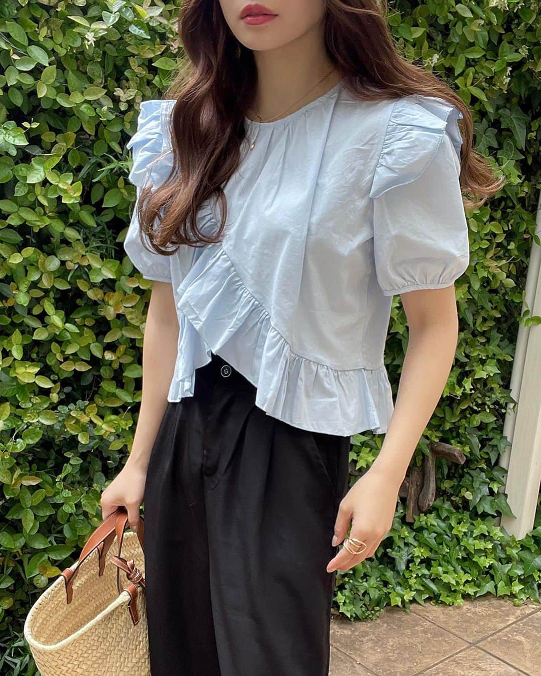 DHOLIC SNAPのインスタグラム：「New arrivals 🌷✨ 24時間限定5%OFF🛒  🏷️ フリル切替ブラウス・t286041 🏷️ 2WAYシフォンリボンブラウス・t286044 🏷️ ぽこぽこポップコーンバケットハット・p286025  #d_by_d#d_by_dholic#dholic」