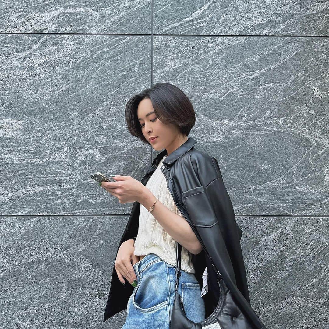 のインスタグラム：「『ちょ、スマホ持ちながらナチュラル風装うから撮って。』」