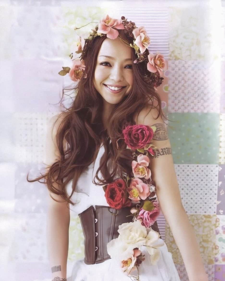 安室奈美恵　ファンアカウントのインスタグラム：「今年も沖縄HANABI行ってなかなか会えないみんなと楽しい時間を過ごしたいなぁ🌺✌️😊✌️🌺✨Japanese great songstress "NAMIE AMURO"✨ ✨Please enjoy her wonderful song and dance✨  #安室奈美恵 #namieamuro #amuro#namie #music#live#style #beauty#cute#happy #smile#笑顔#peace #かわいい#大好き #love#singer#diva #swag#cool#tbt #fashion#nature#hair #dance#friend #BLACKPINK も最高🤘」