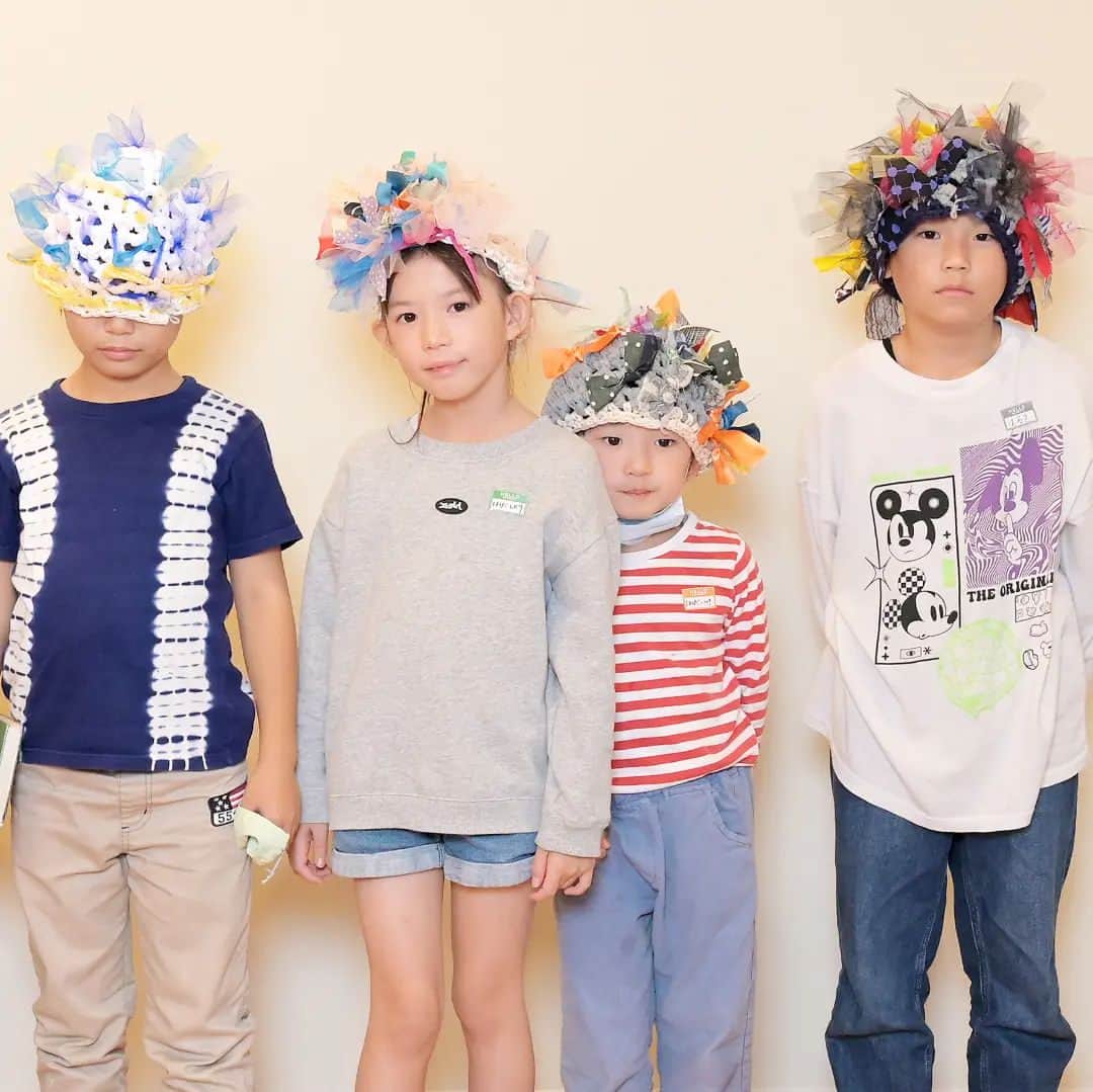 東京都庭園美術館さんのインスタグラム写真 - (東京都庭園美術館Instagram)「【5/12,13開催! 特別ワークショップ「わたしをあらわすすてきなぼうし」】 洋服が作られる際に出た布や端切れを使って「帽子」を作ります。当館の歴史にも触れながら、現代の私たちのためのすてきな帽子を作ってみましょう! 5/12は未就園児と保護者、5/13は3歳以上～小学生の子供たちが対象です。  参加申込はこちら☛ https://teien-art-museum.ne.jp/programs/20230512-13ws/  #東京都庭園美術館 #旧朝香宮邸 #邸宅の記憶展 #邸宅の記憶 #アールデコ #建物公開 #建築 #東京  #tokyometropolitanteienartmuseum #teienartmuseum #artdeco #architecture #tokyo #tokyomuseums #Teien40th」4月26日 18時35分 - teienartmuseum