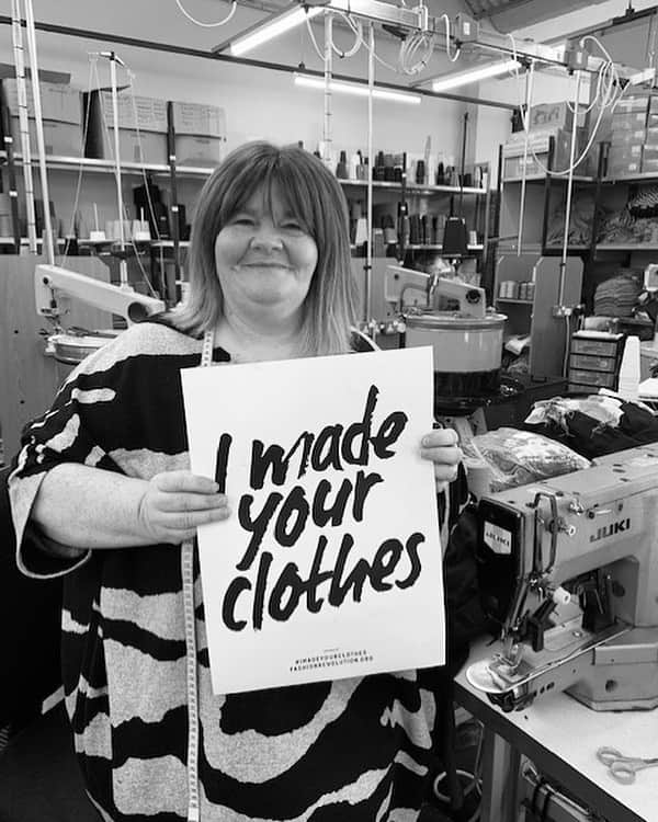 プリングル オブ スコットランドのインスタグラム：「My name is Shirley, #imadeyourclothes in Hawick, Scotland at the Teviot Knitwear factory. I made your knitwear for Pringle of Scotland. @fash_rev   Shirley works in the linking and cutting department, and is an avid book reader and knitter at home.」