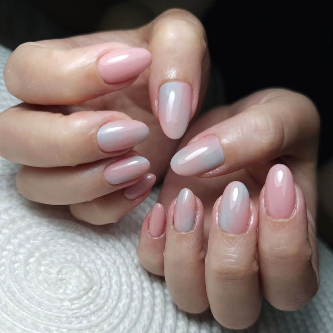 Yingのインスタグラム：「Base colour: PREGEL #873 and PREGEL MUSE M1047   SHOP: @nailwonderlandsg www.nailwonderland.com」