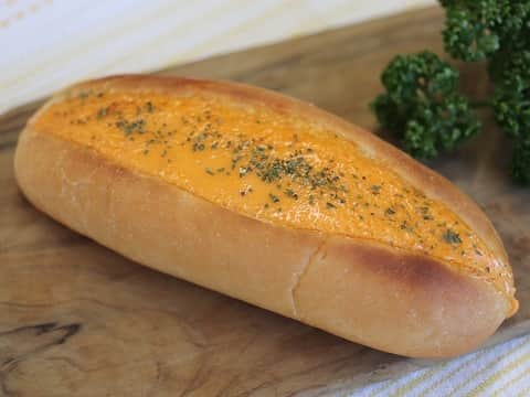 ヤマサ醤油株式会社のインスタグラム：「「明太子マヨコッペ」 https://recipe.yamasa.com/recipes/5083 「ヤマサ 饂飩（うどん）気分 明太子まぜ麺」のアレンジレシピ！明太子とコッペパンの組み合わせ、やっぱりおいしい♪   #自炊 #happyrecipe #foodphotography #ヤマサ #instapic #ハッピーレシピ部 #delish #instadaily #在宅楽飯 #soysauce #人気 #おうち時間 #jp #テレワーク飯 #instafood #yamasa #おうちごはん #レシピ #ランチ #簡単 #recipe #photooftheday #昼ごはん #yummy #時短メニュー #定番 #instagood #コッペパン #饂飩気分明太子まぜ麺」
