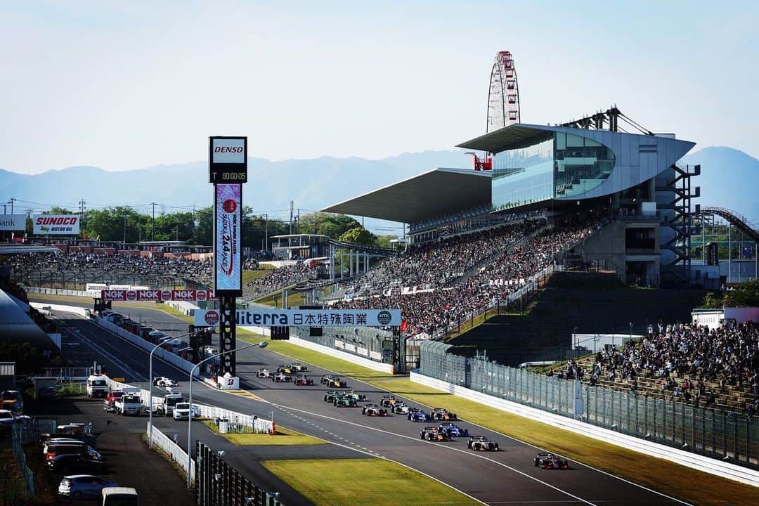 脇阪寿一さんのインスタグラム写真 - (脇阪寿一Instagram)「三橋仁明写真館  SUPER FORMULA Rd3 SUZUKA Circuit  WINNER  Ritomo MIYATA  Tom's  #sformula  #宮田莉朋  @ritomomiyata  #suzukacircuit  #toms」4月26日 19時02分 - juichiwakisaka