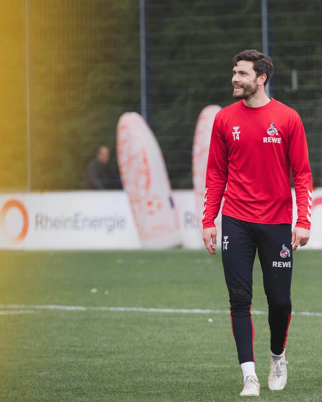 1.FCケルンのインスタグラム：「all smiles 🤩 ___ #effzeh」