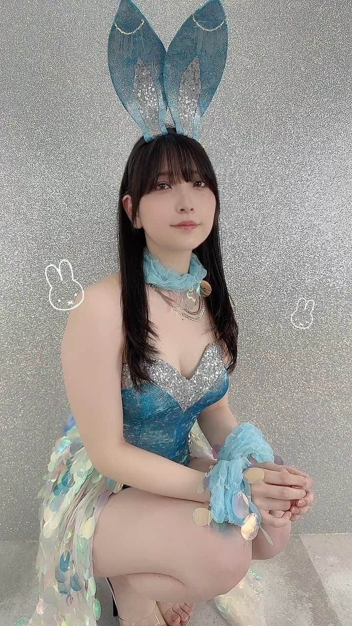 あまつ様のインスタグラム：「#アトリエダーム さんの新作 マーメイドバニーちゃん🩵  ぜーんぶキラキラで可愛いよ🪼✨✨  #あまつまりな #あまつ様 #グラビア #バニーガール #バニー #マーメイドバニー」