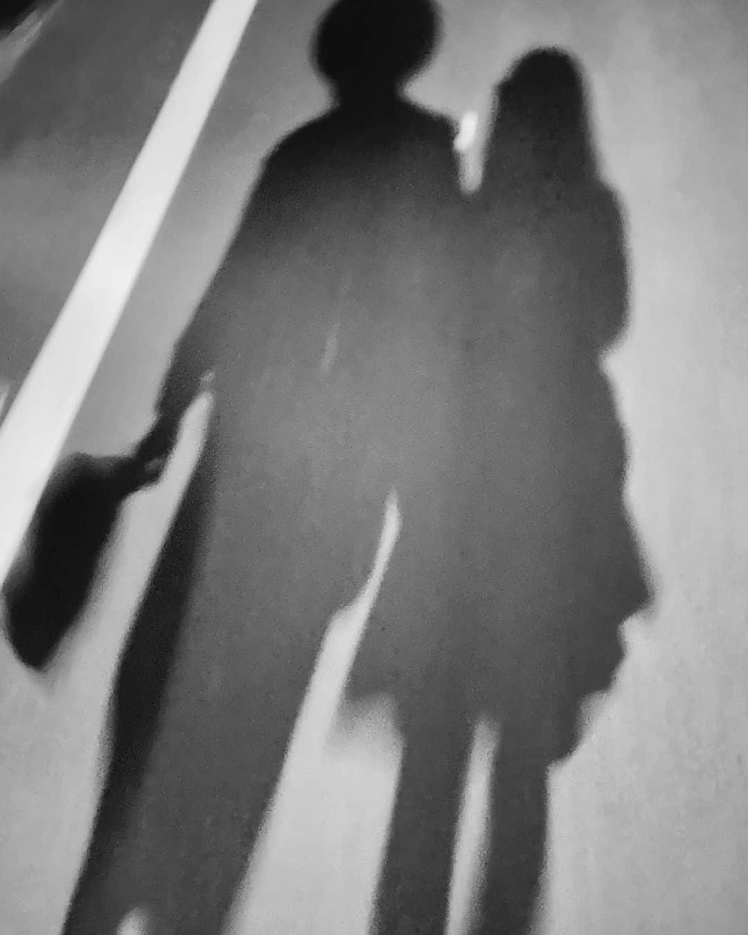 のインスタグラム：「君と真夜中に話した いろんな事 75％は 忘れてしまった  君と長い間過した この人生 80％以上は 覚えてないかも  Hey Hey Hey でもいいのさ Hey Hey Hey 問題ない 君がいつもそばにいるから 毎日が新しい  僕とこれからも うまくやって行けるか 20％くらいは 疑問を感じるかい?  Hey Hey Hey でもいいのさ Hey Hey Hey 問題ない 君がいつもそばにいるから 毎日が新しい  Hey Hey Hey でもいいのさ Hey Hey Hey 問題ない 君が僕のそばにいるから 毎日が新しい  今日も朝が来て 君の笑顔を見て 100％以上の 幸福を感じる 100％以上の 幸福を感じる 365％完全に幸福  #happybirthday」