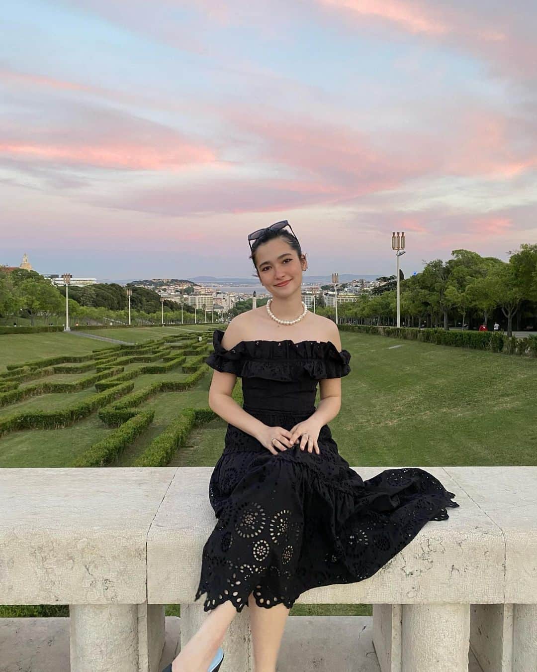 青山ケイトのインスタグラム：「brb scanning my lisbon film」