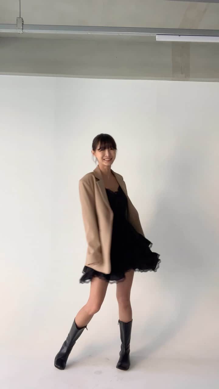 キム・ボラムのインスタグラム：「추워서 자켓 다시 주워 입었지 모야✨  @lerame_official」