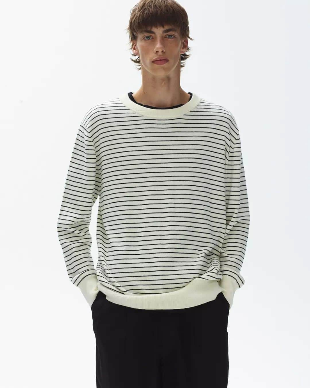 ベイシークのインスタグラム：「signature stripes.  discover the latest menswear arrivals. featuring the stripe cotton merino knit.  #bassikemens」