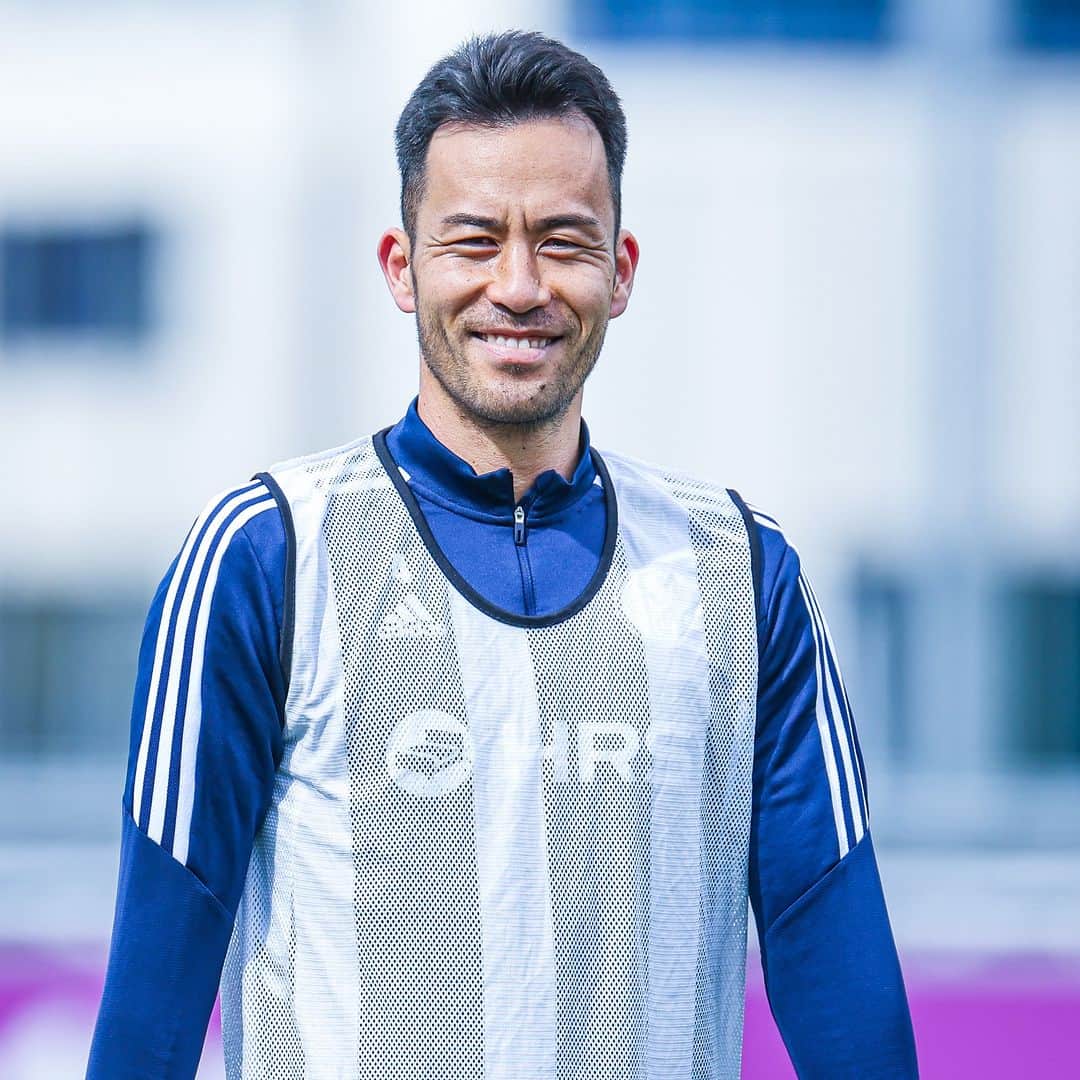 シャルケ04のインスタグラム：「⚒️🔜 #S04SVW  . . #S04 #Schalke #Königsblau #Matchday #Bundesliga #Training #PreMatchday」