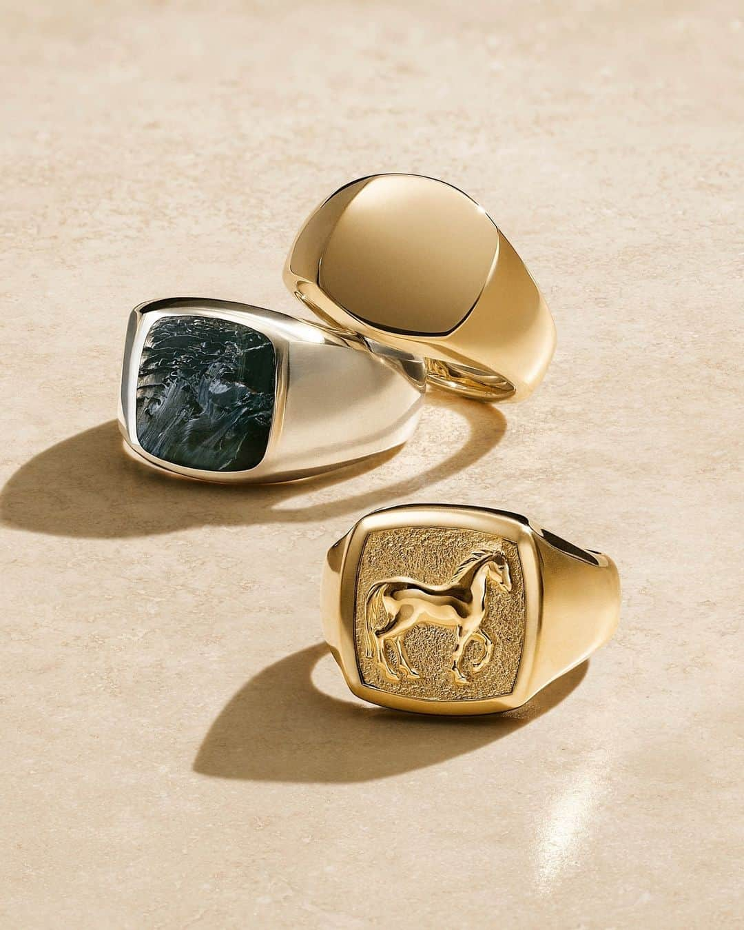 デビッドヤーマンのインスタグラム：「Understated, meaningful, unique... what does your signet ring say about you?   #DavidYurman #ring」