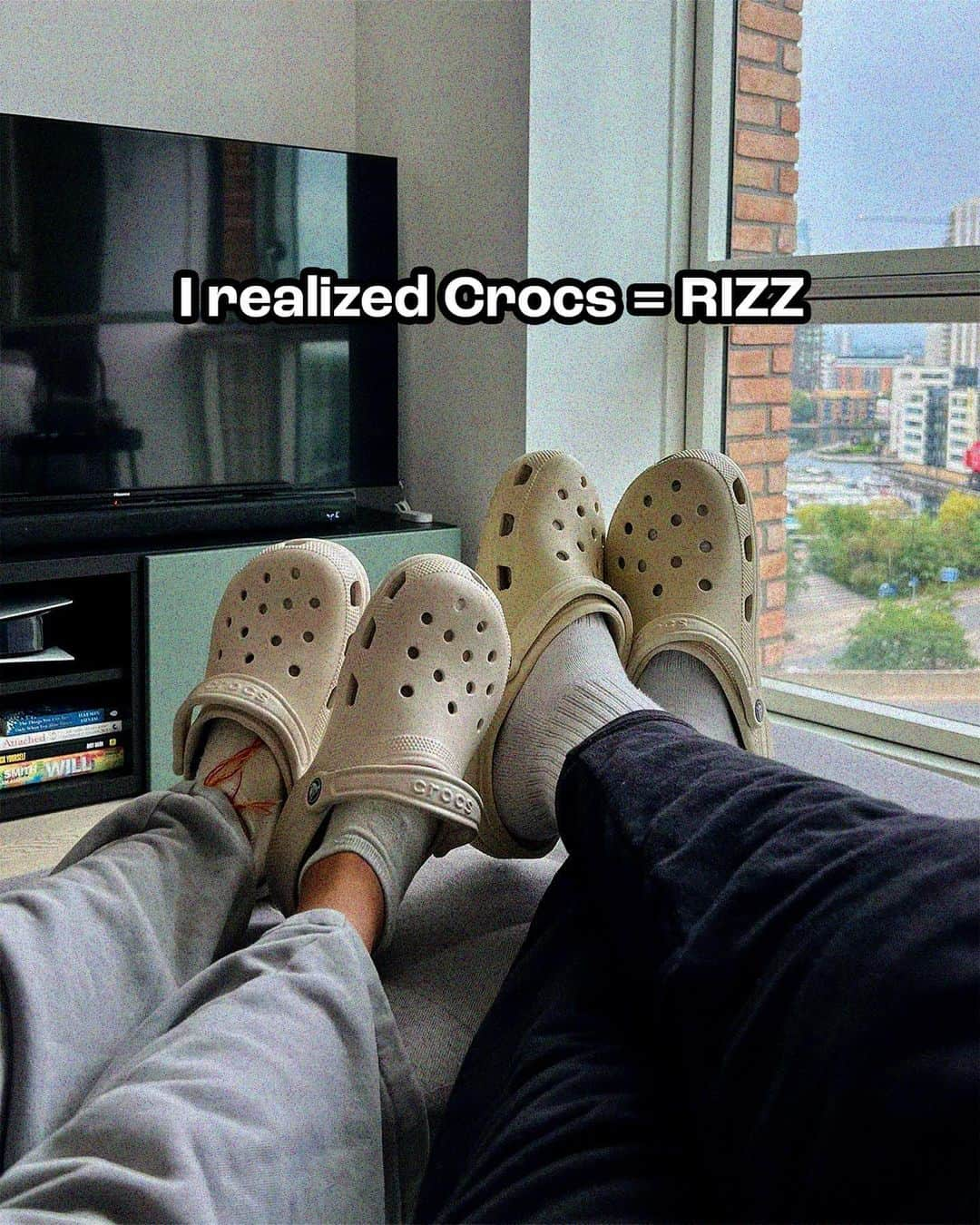 クロックスさんのインスタグラム写真 - (クロックスInstagram)「We asked what made you enter your Crocs era. Anyone relate? #mycrocsera」4月28日 0時00分 - crocs