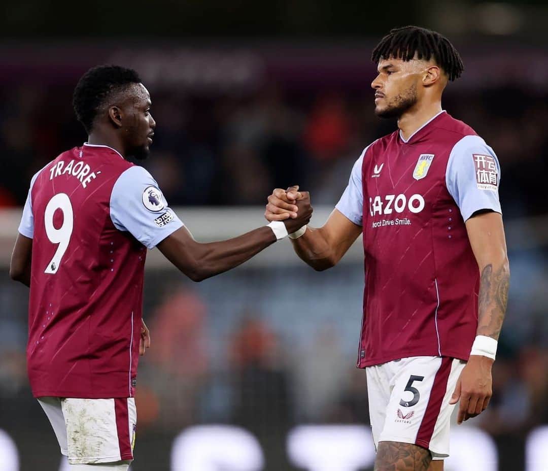 バートランド・トラオレのインスタグラム：「Another important win✅ 3pts and clean sheet  well done team @avfcofficial and @tyronemings the match winner👊🏾💜 #ato #ato #9🇧🇫🐎」