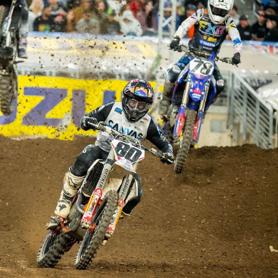 Racer X Onlineさんのインスタグラム写真 - (Racer X OnlineInstagram)「“I see single-digit numbers on his hands, like seventh and eighth. I’m like, no way!”🗣️ Kevin Moranz’s crazy night lands him a career best 7th in Jersey 🤘🏼LINK IN STORY Photos @align.with.us #SupercrossLIVE」4月27日 5時34分 - racerxonline