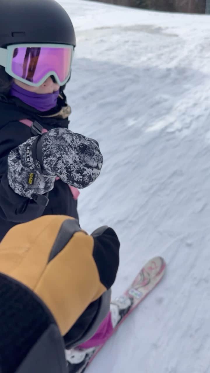 リンゼイ・ジャコベリスのインスタグラム：「This birthday girl is on a mission!」