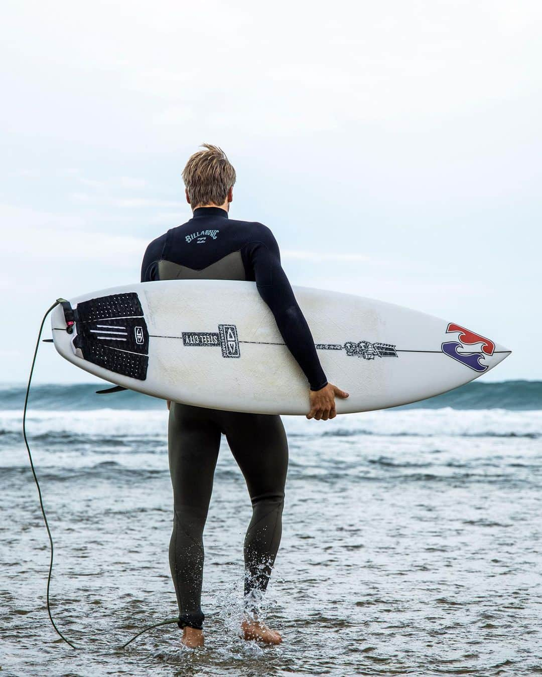 ビラボンさんのインスタグラム写真 - (ビラボンInstagram)「Inspiration is natural. 🌱  @ryancallinan’s inspiration: “Green landscapes and the wilderness around Bells.”  Natural rubber is now available on our Custom Wetsuit platform – design the most sustainable wetsuit we make, your way. Tap into our link in bio to get started, featuring Yulex Pure natural rubber sourced from FSC-certified plantations.  #BillabongCustom #BillabongWetsuits」4月27日 5時46分 - billabong