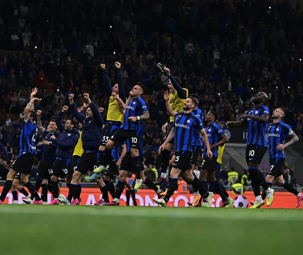 ロベルト・ガリアルディーニのインスタグラム：「FINALEEEEEEE 🖤💙   #InterJuventus」