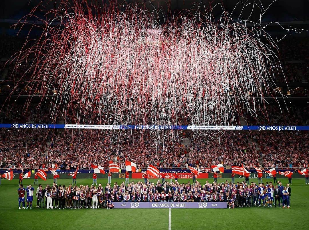 フェルナンド・トーレスさんのインスタグラム写真 - (フェルナンド・トーレスInstagram)「Felicidades Atleti !!! 120 y que cumplas muchos más !!! 🔴⚪️  @atleticodemadrid #120AñosDeAtleti」4月27日 6時22分 - fernandotorres