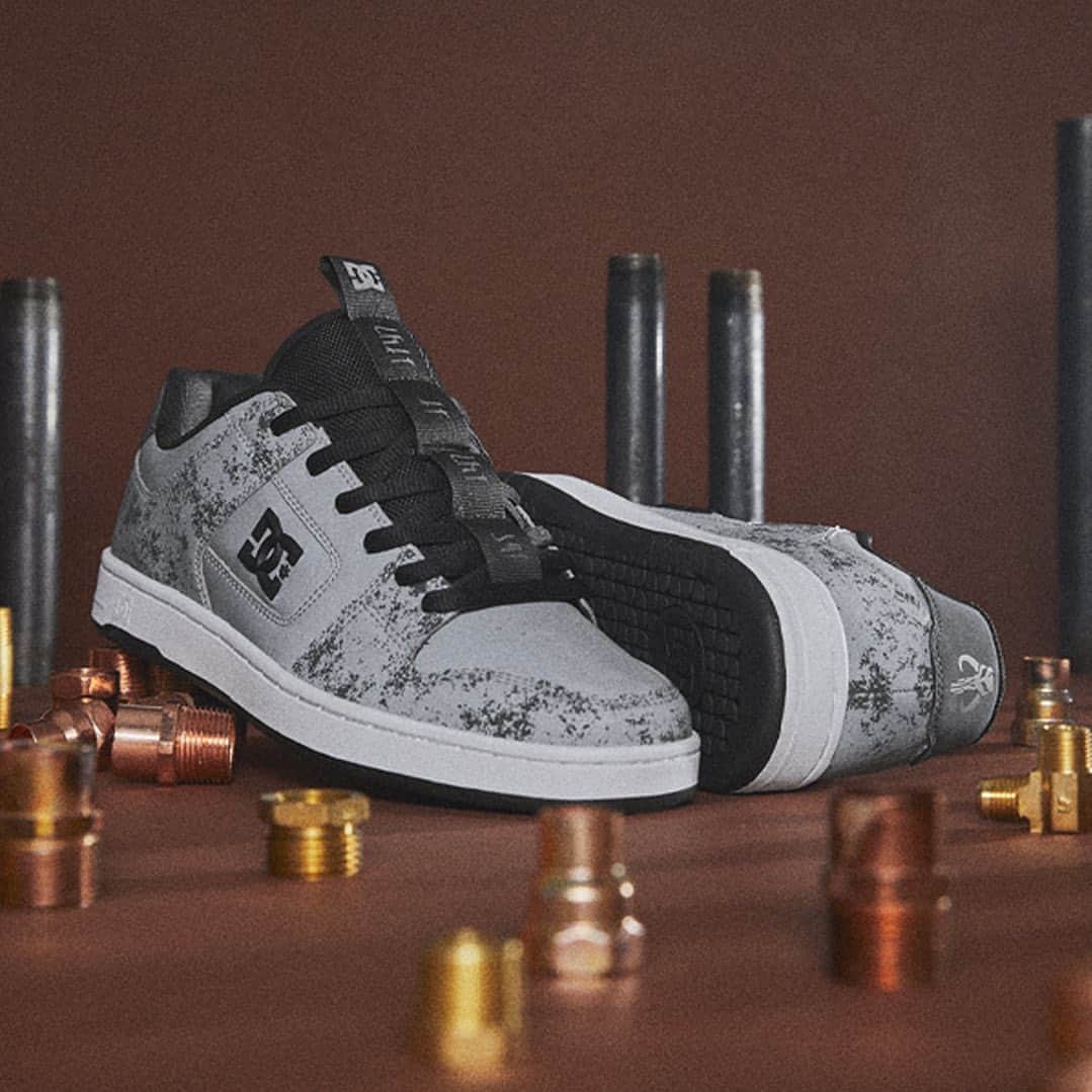 DCシューズのインスタグラム：「Next stop, Mandalore.  Coming May The 4th.  #starwarsxdcshoes #mandalorian #starwars」